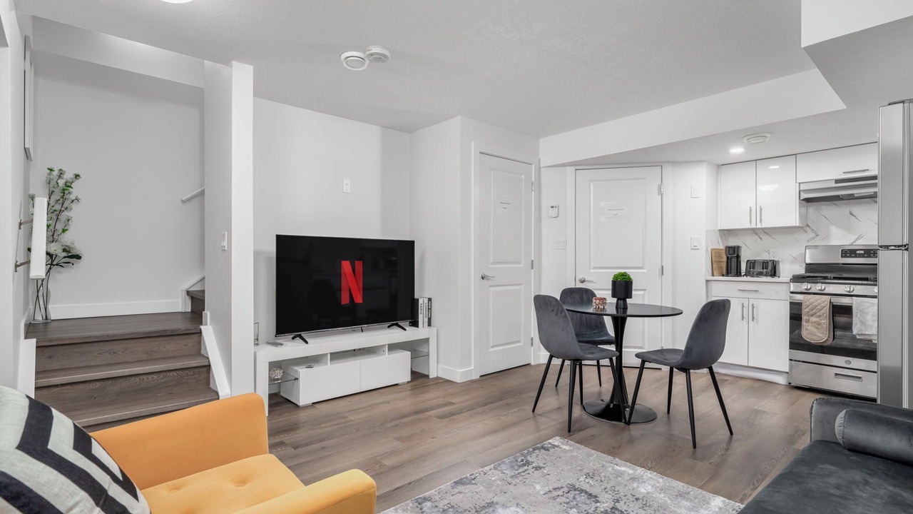 Photo of Livingroom in Southeast Edmonton