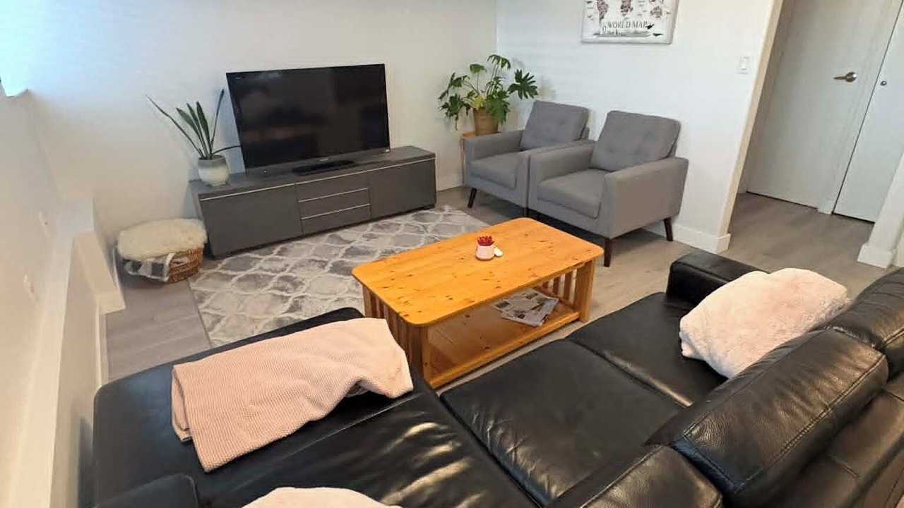 Photo of Livingroom in Langley