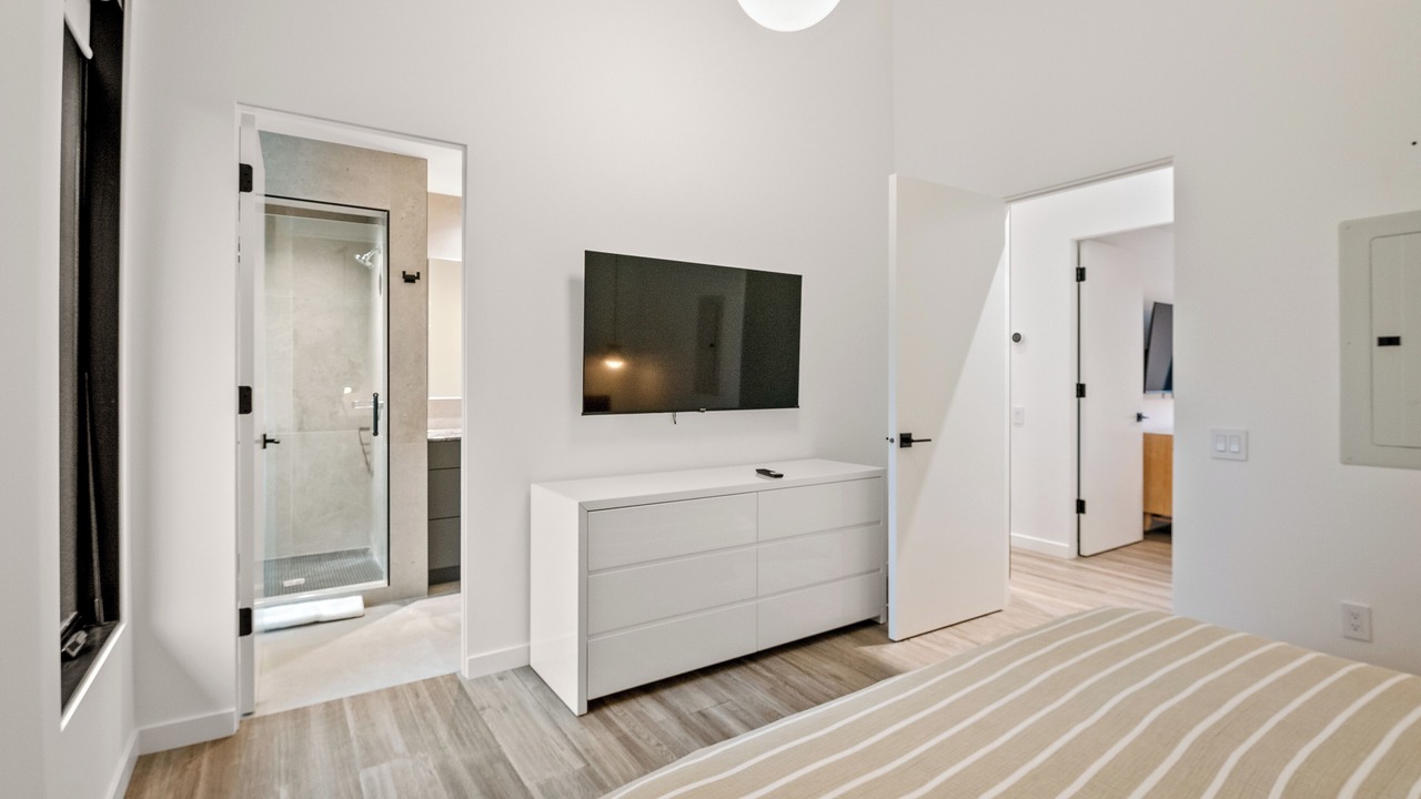 Photo of Bedroom in Sea to Sky Highway
