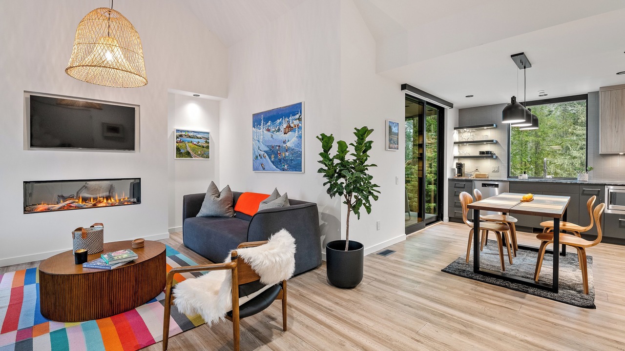 Photo of Livingroom in Sea to Sky Highway