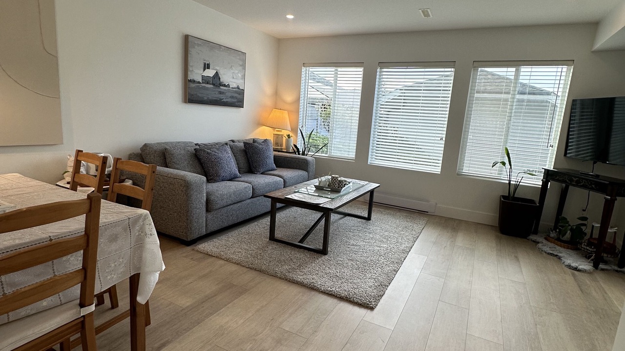 Photo of Livingroom in Burke Mountain
