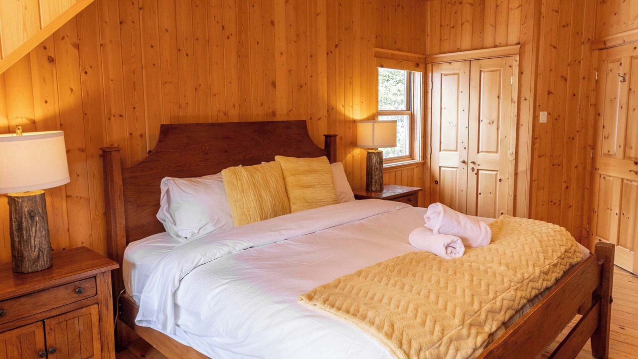 Photo of Bedroom in Fiddler Lake Resort