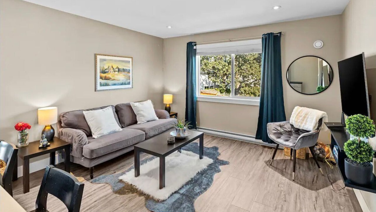 Photo of Livingroom in Saanich West