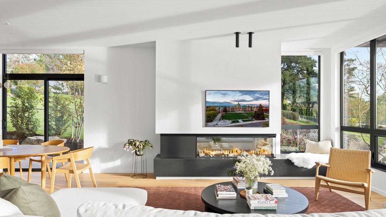Photo of Livingroom in Saanich West