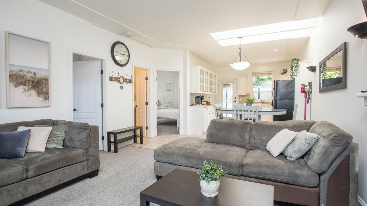 Photo of Livingroom in Surrey