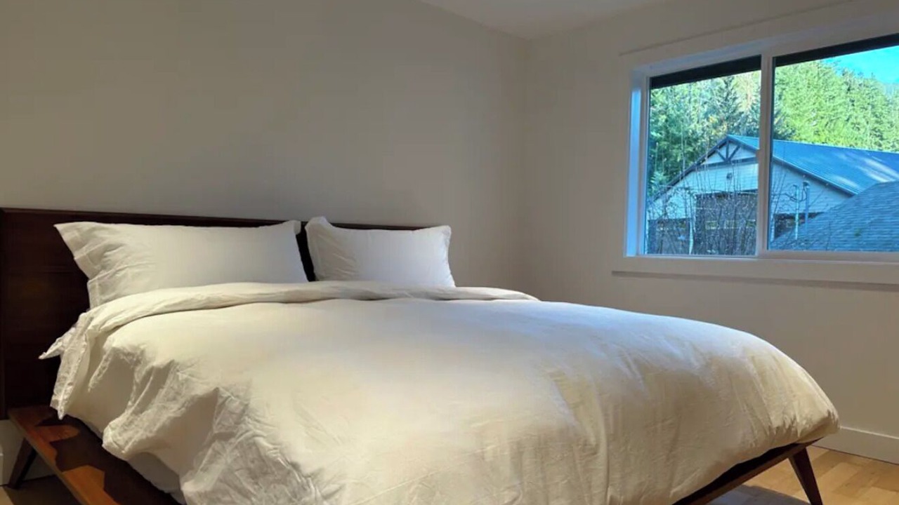 Photo of Bedroom in Youbou