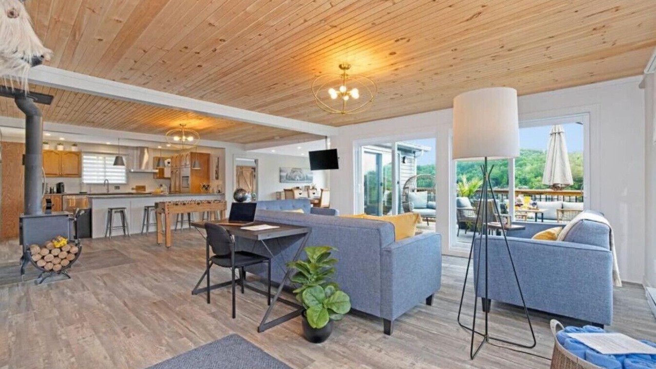 Photo of Livingroom in Val-des-Monts
