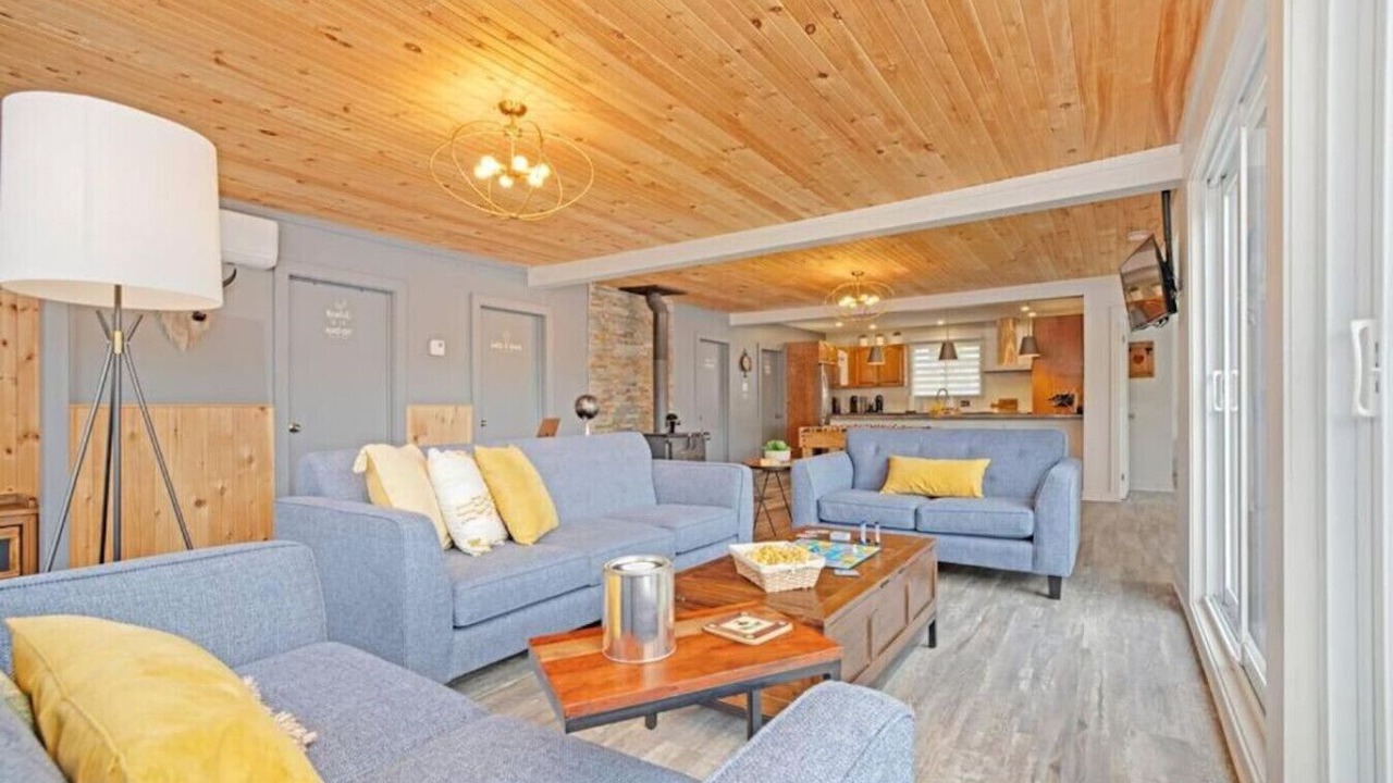 Photo of Livingroom in Val-des-Monts