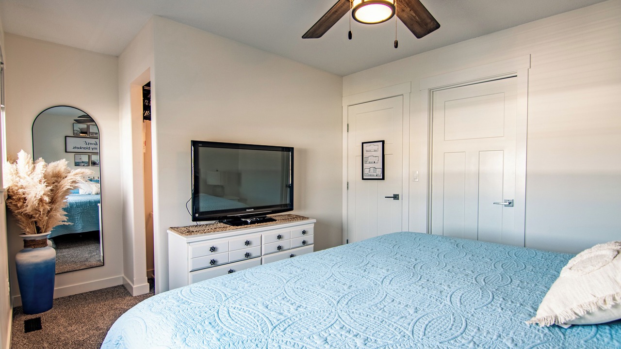 Photo of Bedroom in Sylvan Lake