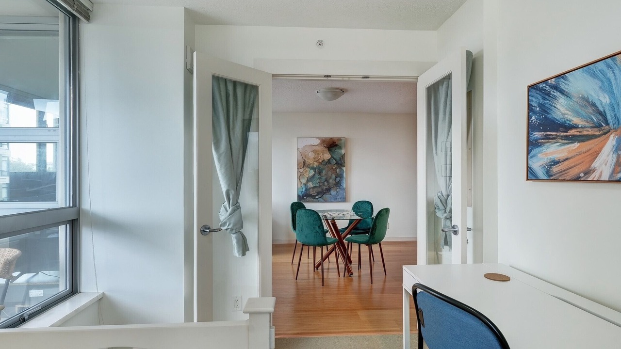 Photo of Livingroom in Downtown Victoria