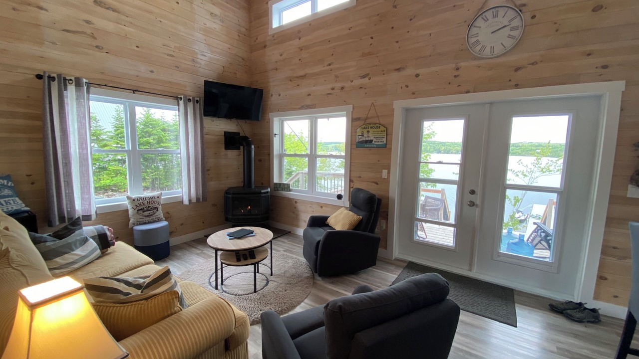 Photo of Livingroom in Boylston