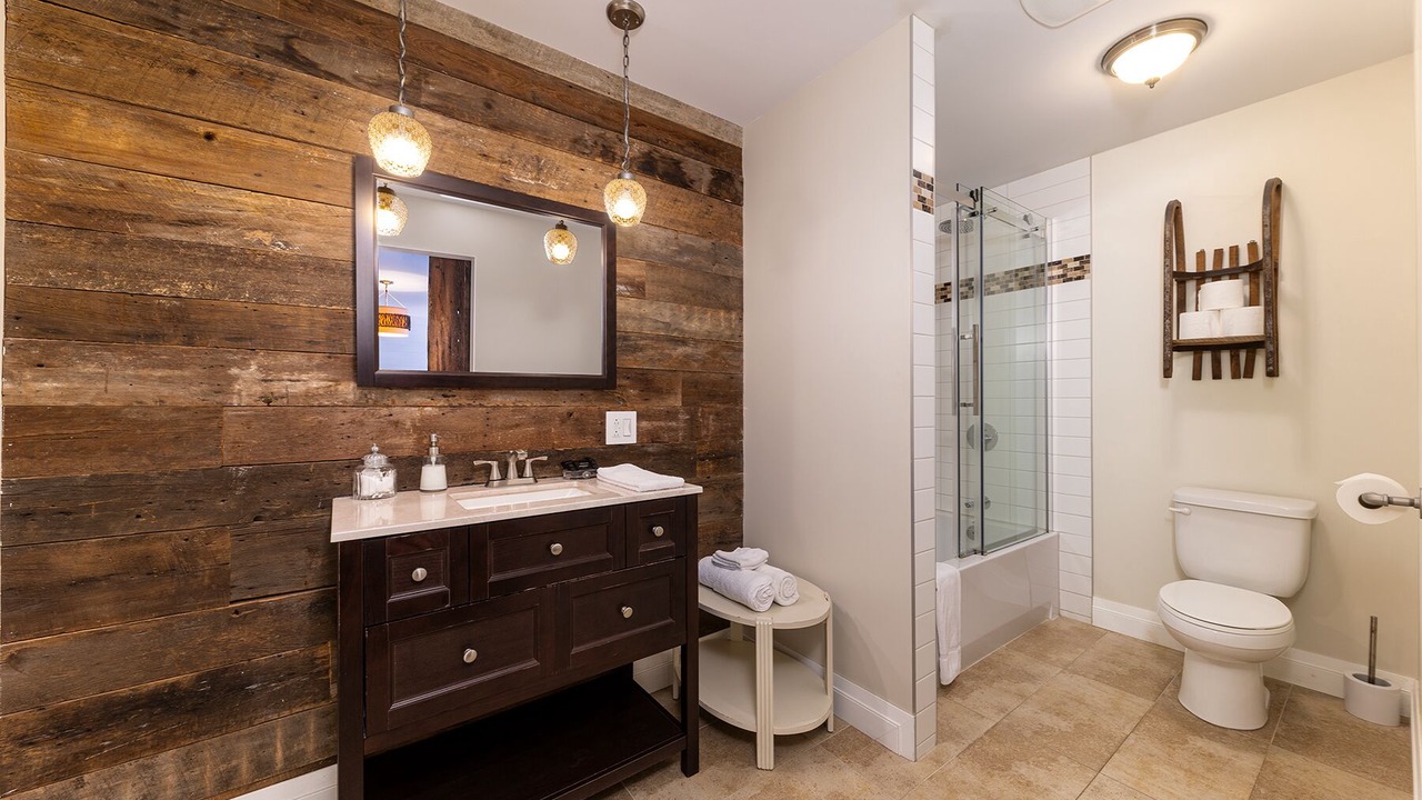 Photo of Bathroom in Petite-Riviere-Saint-Francois