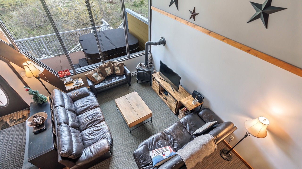 Photo of Livingroom in Silver Star Mountain