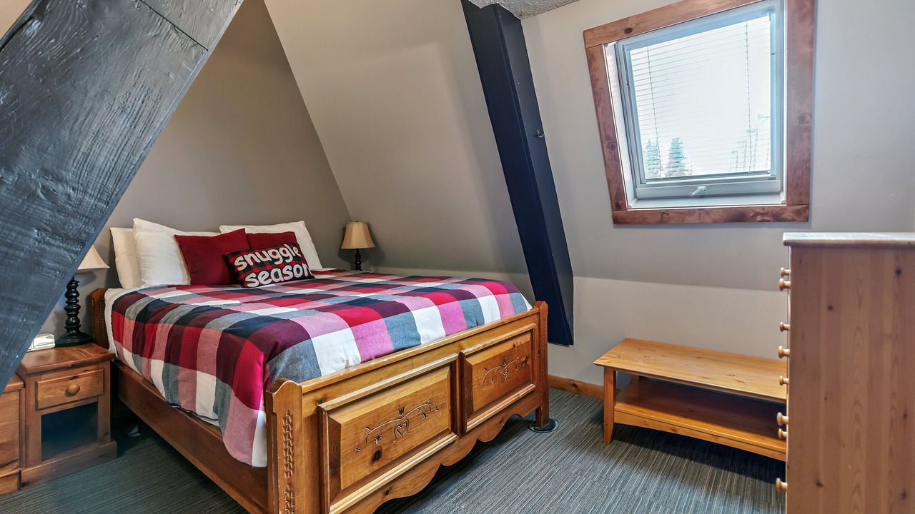 Photo of Bedroom in Silver Star Mountain