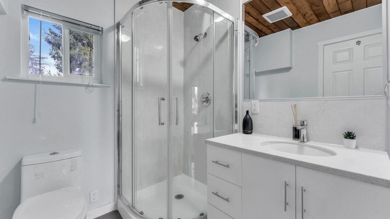 Photo of Bathroom in Maple Ridge