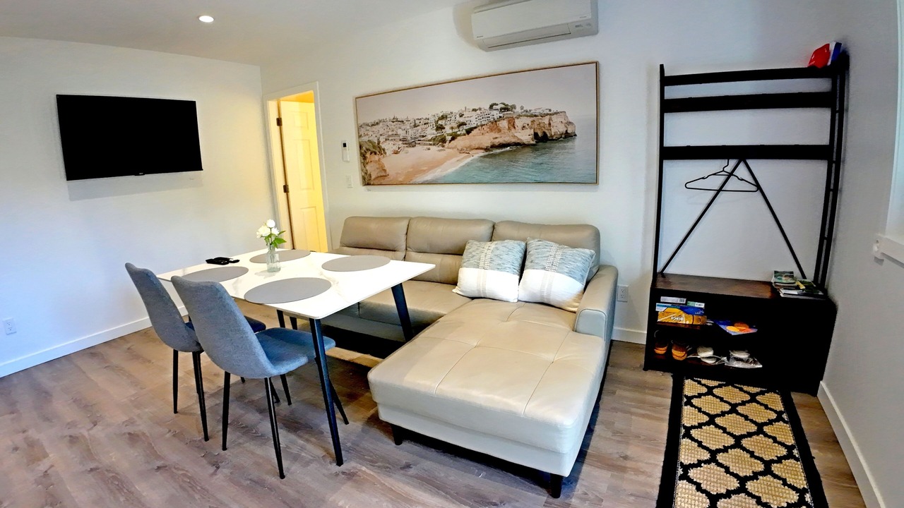 Photo of Livingroom in Gordon Head