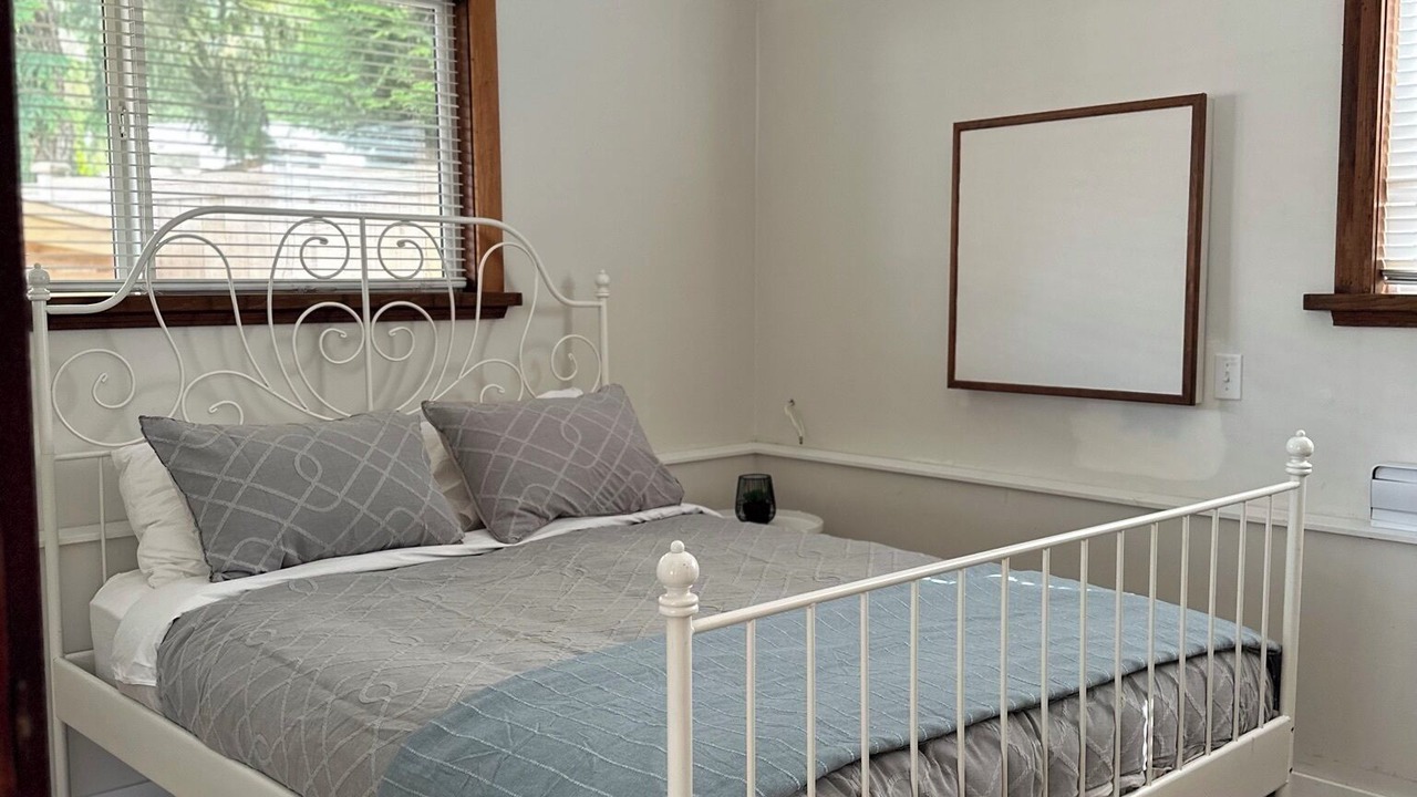 Photo of Bedroom in Port Renfrew