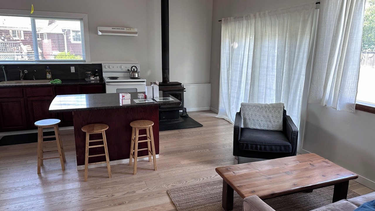 Photo of Livingroom in Port Renfrew