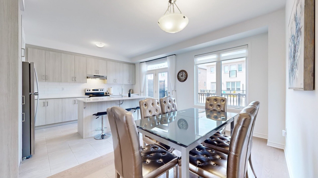 Photo of Kitchen in Oakville