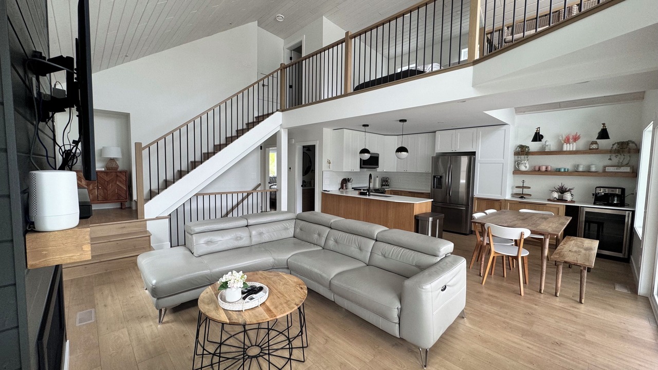 Photo of Livingroom in Central Okanagan