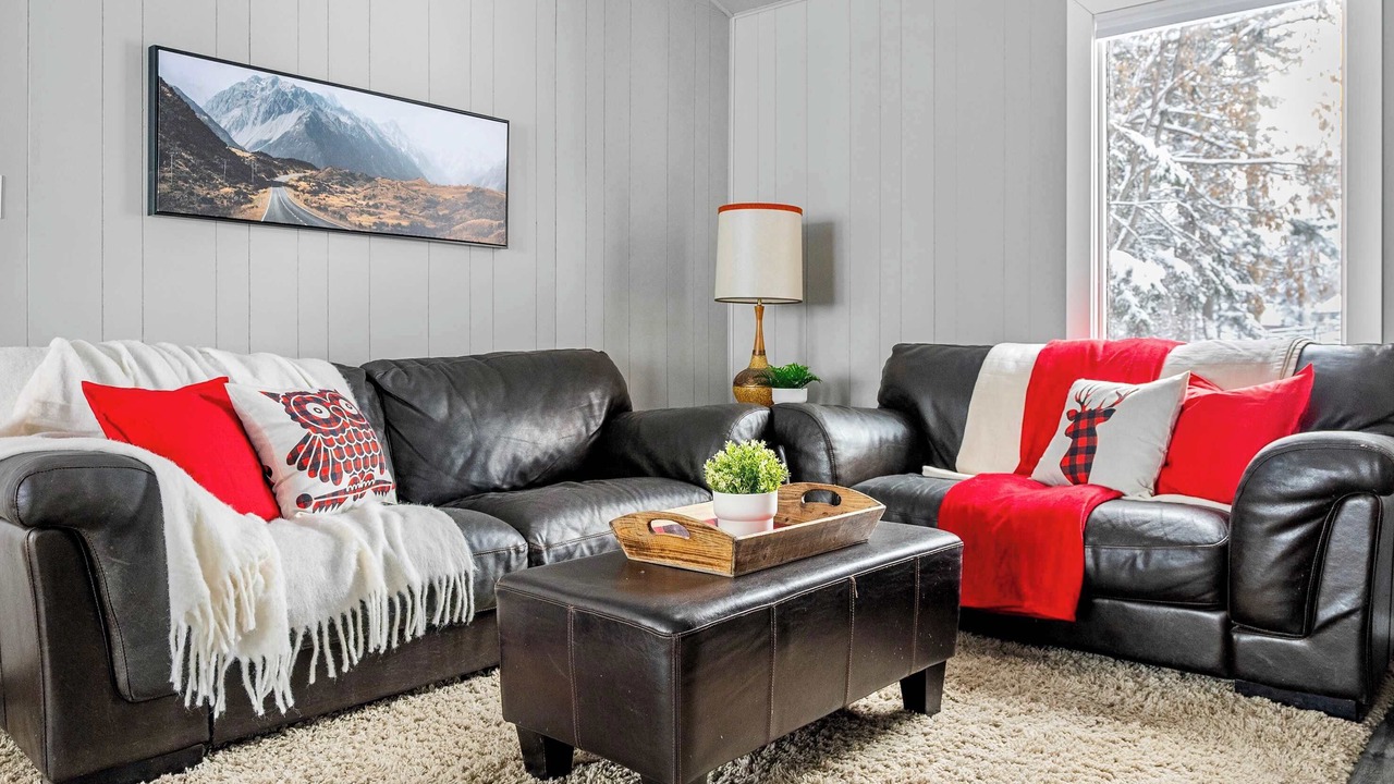 Photo of Livingroom in Central Alberta