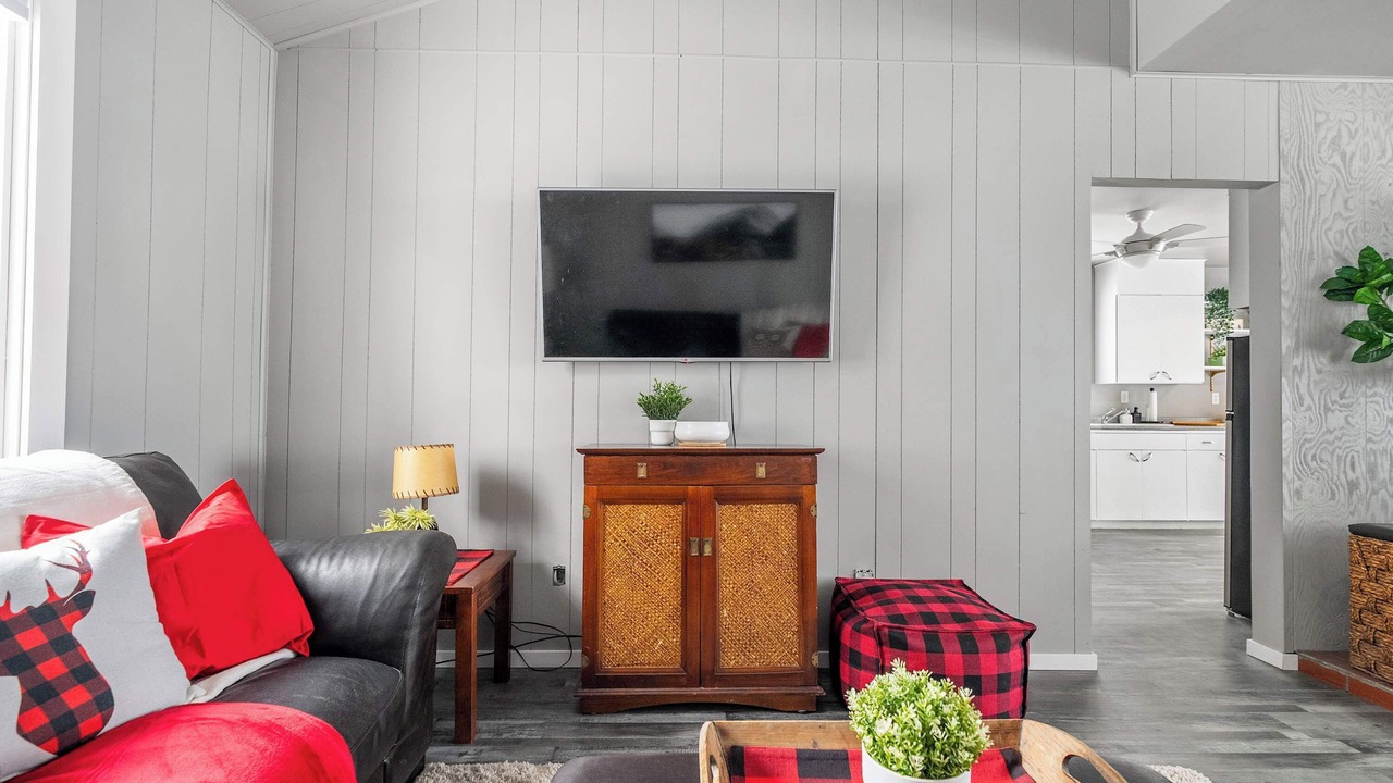 Photo of Livingroom in Central Alberta