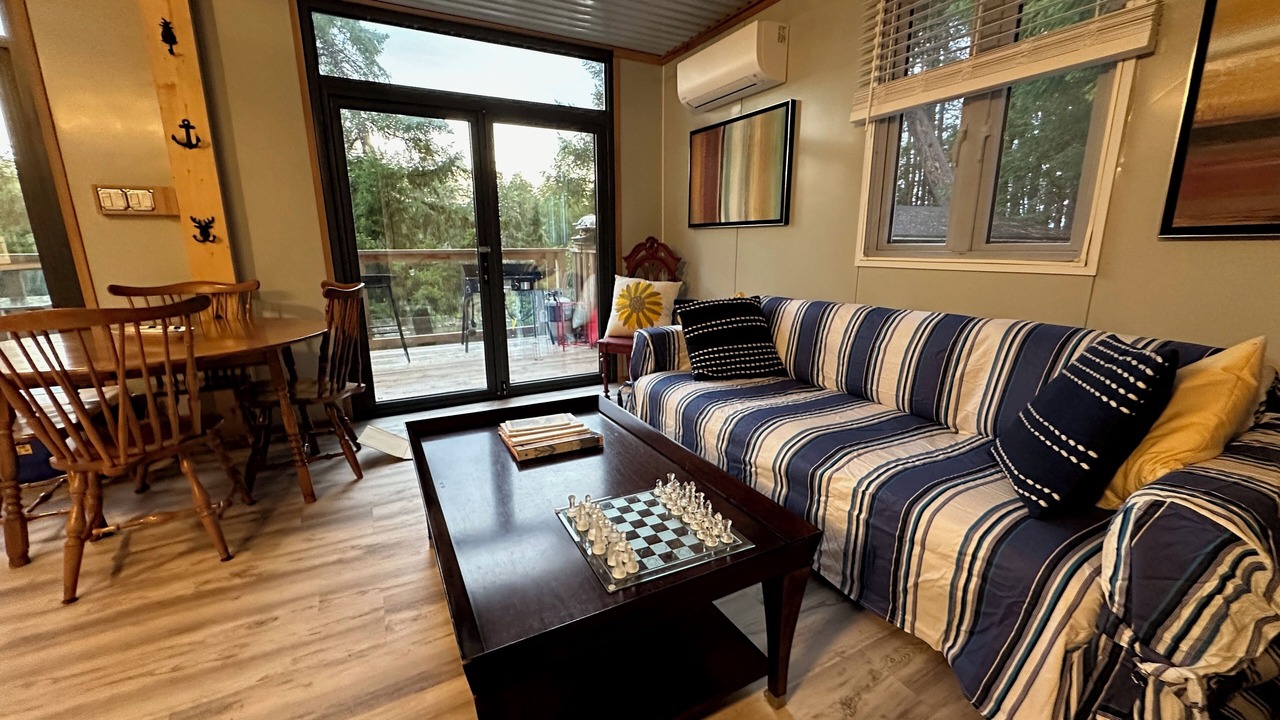 Photo of Livingroom in Thetis Island