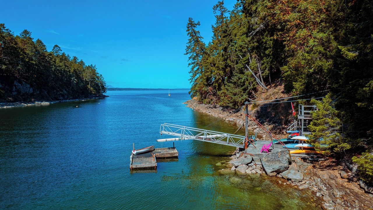 Photo of Others in Thetis Island