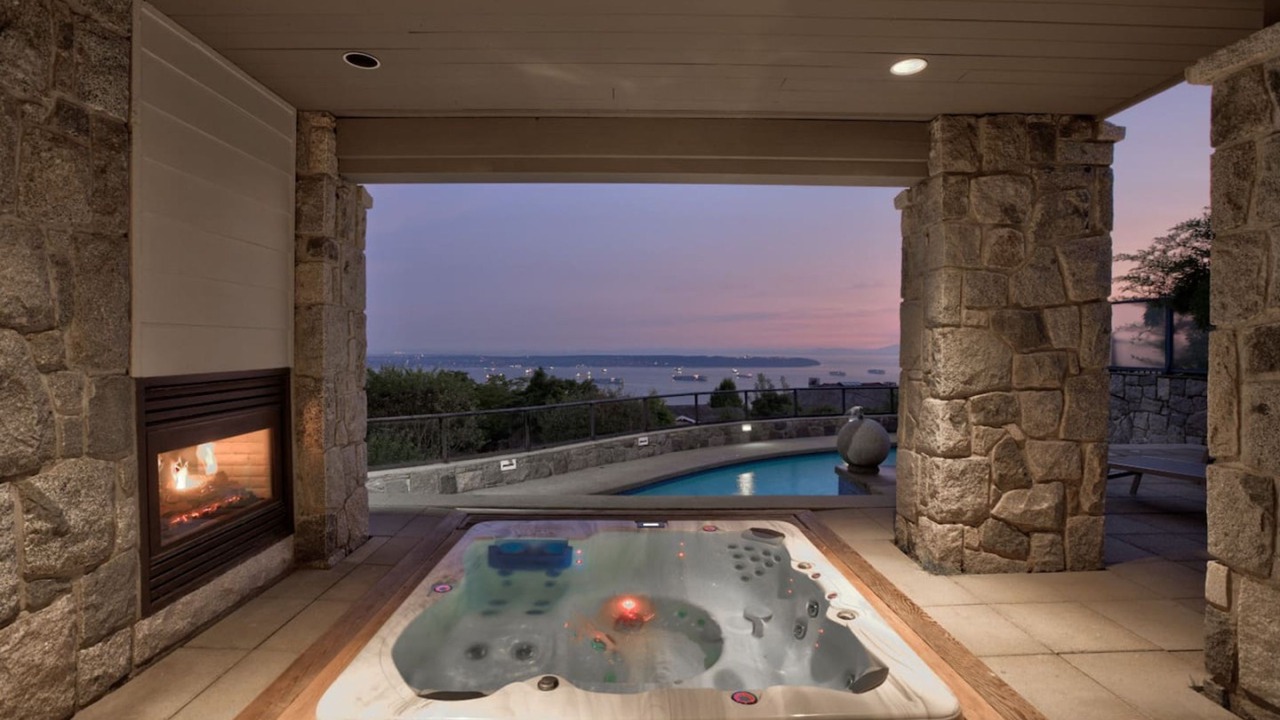Photo of Patio Balcony in West Vancouver