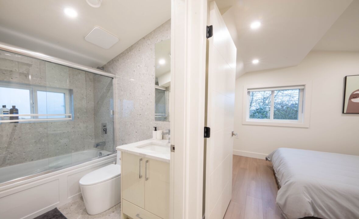 Photo of Bathroom in Renfrew-Collingwood