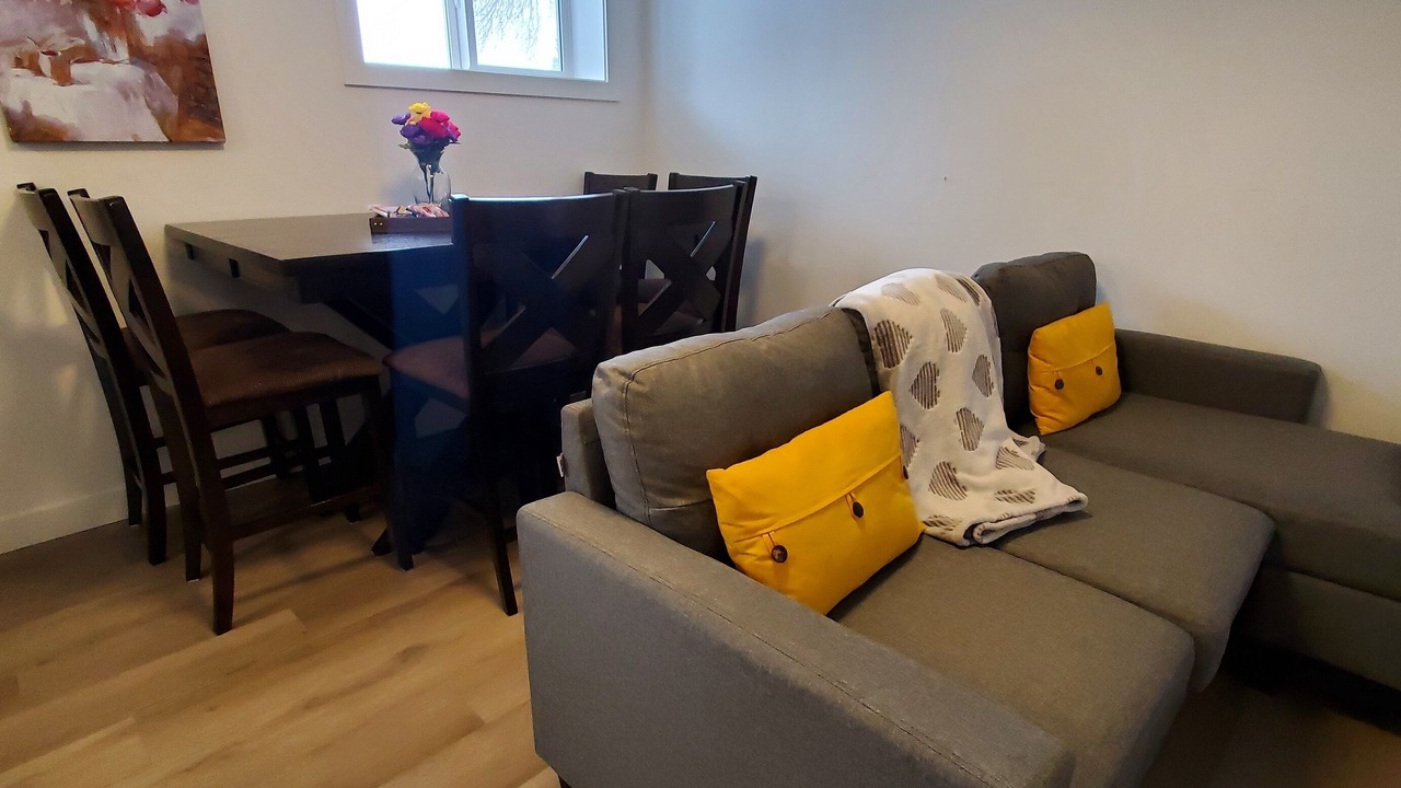 Photo of Livingroom in Southeast Edmonton