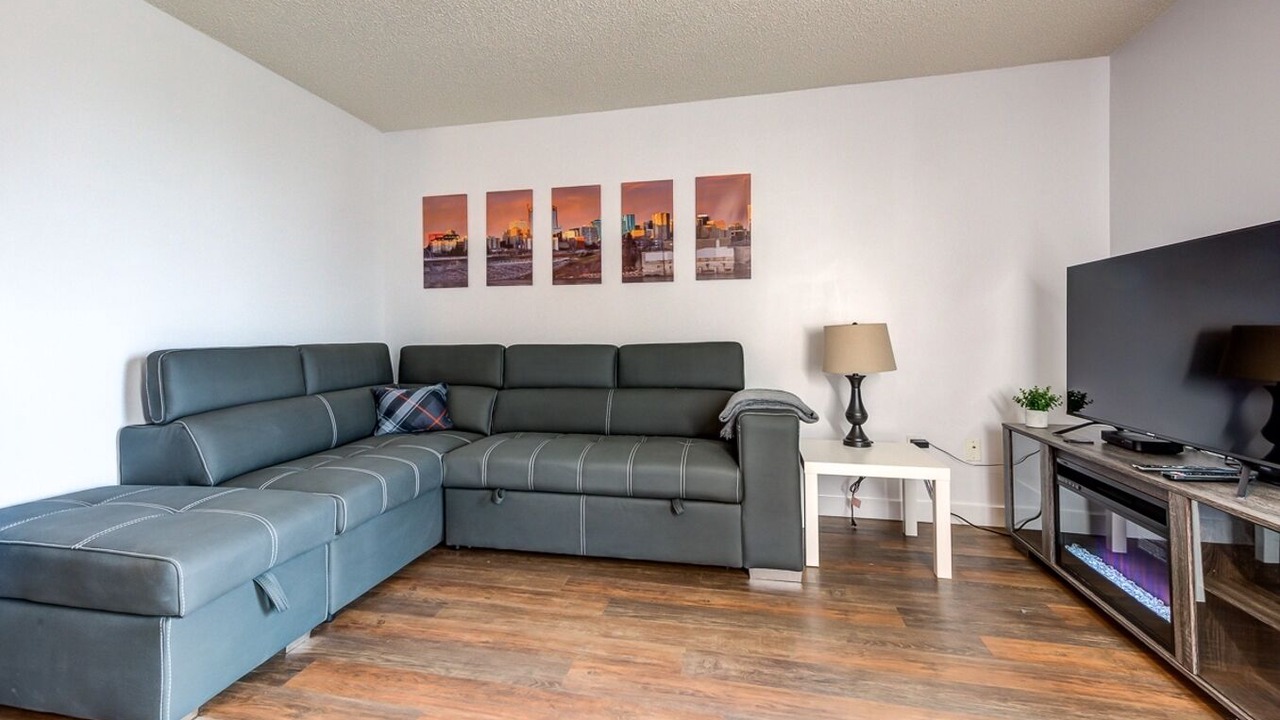 Photo of Livingroom in North Central Edmonton