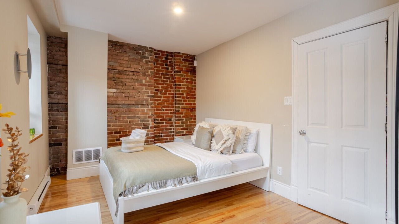 Photo of Bedroom in Shaughnessy Village