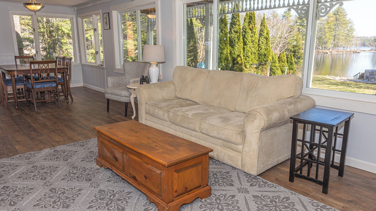 Photo of Livingroom in Raymond