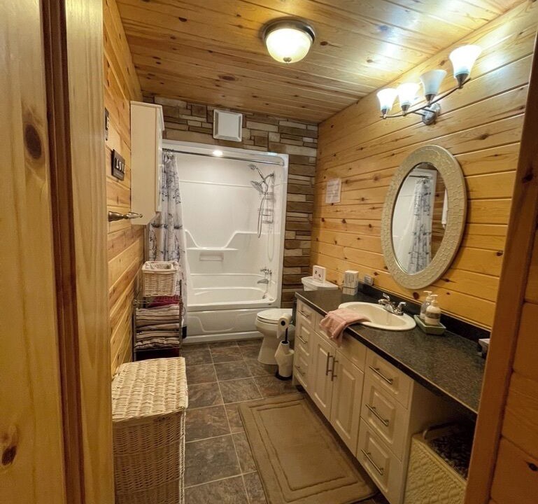Photo of Bathroom in Falcon Lake