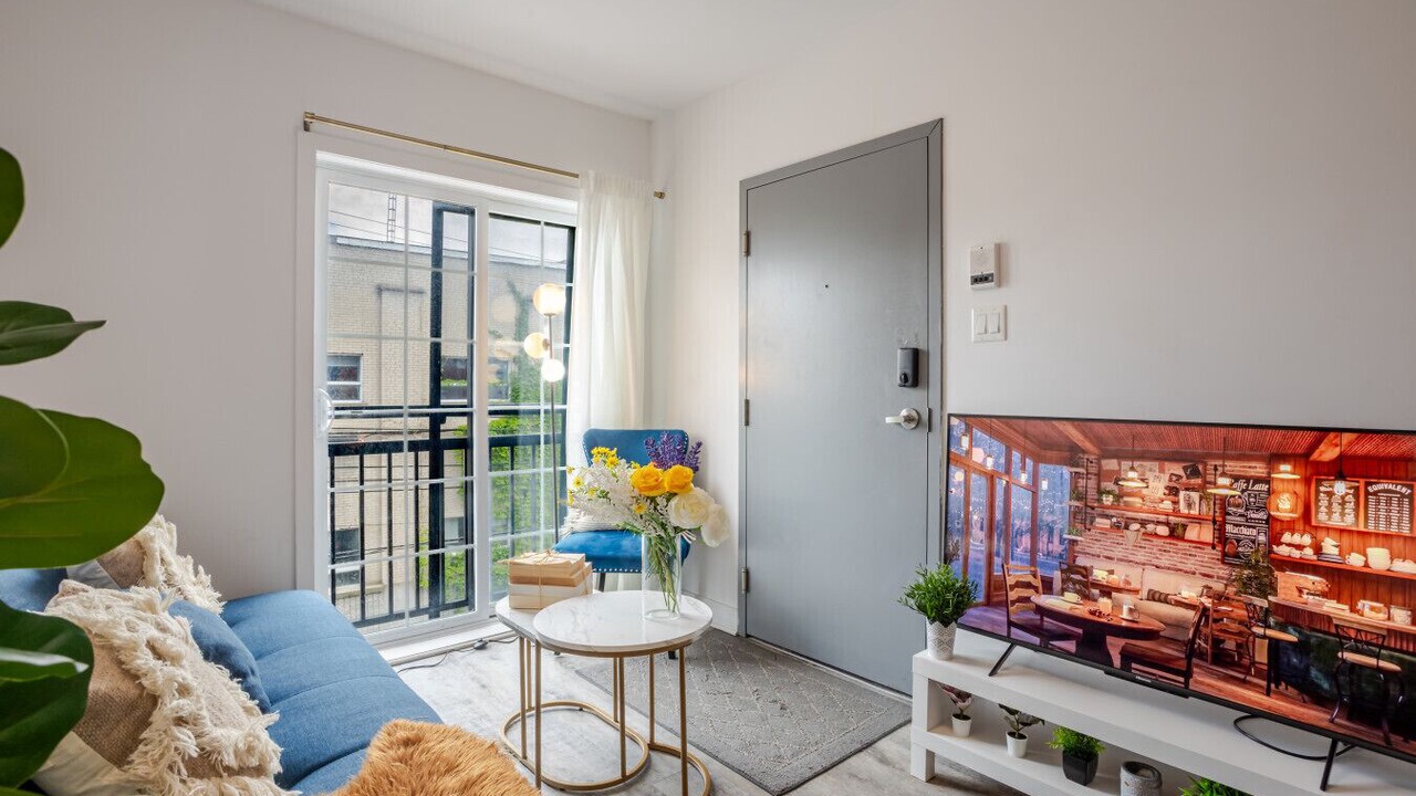 Photo of Livingroom in Pointe-Saint-Charles
