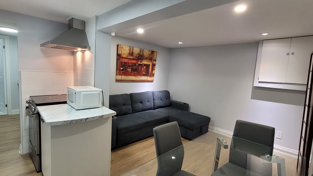 Photo of Livingroom in Bramalea