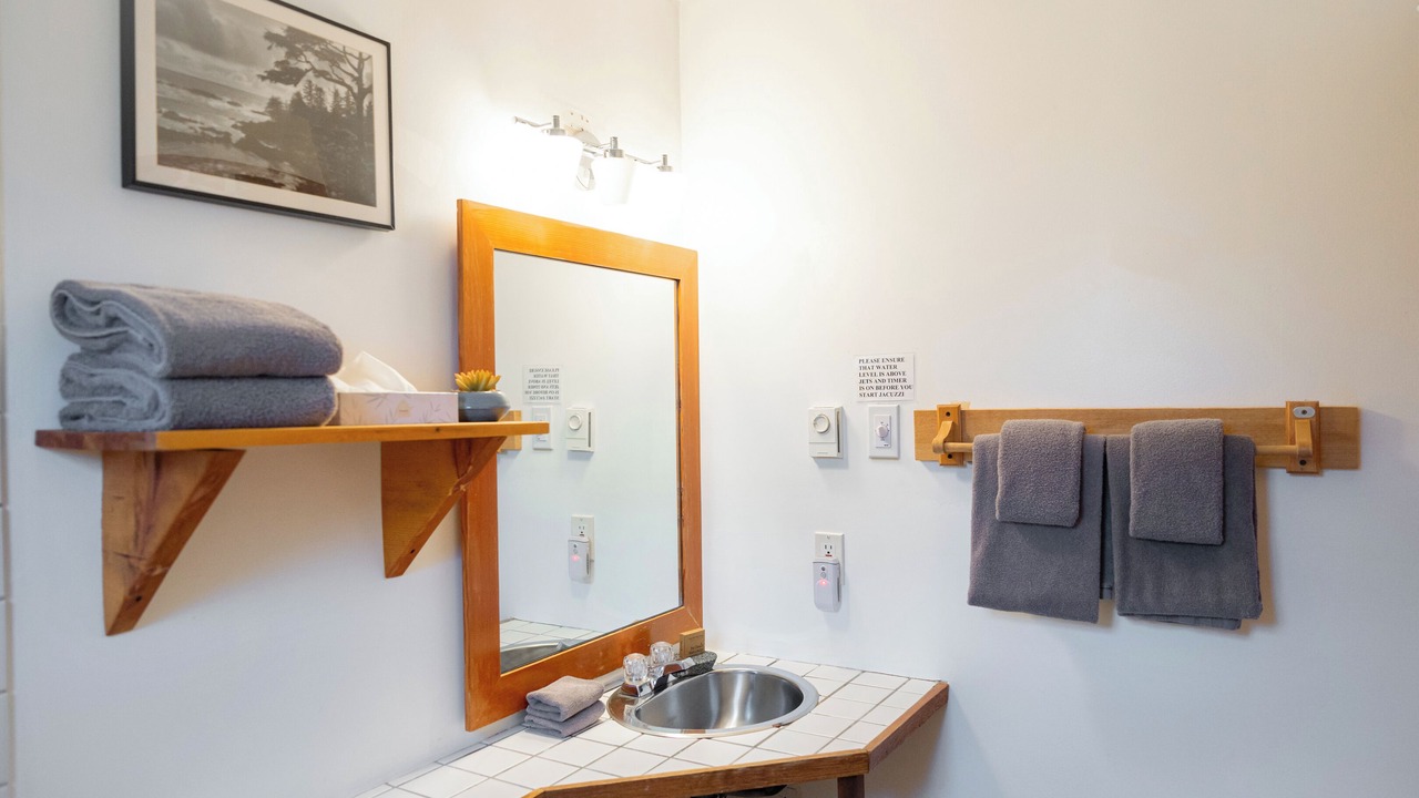 Photo of Bathroom in Ucluelet
