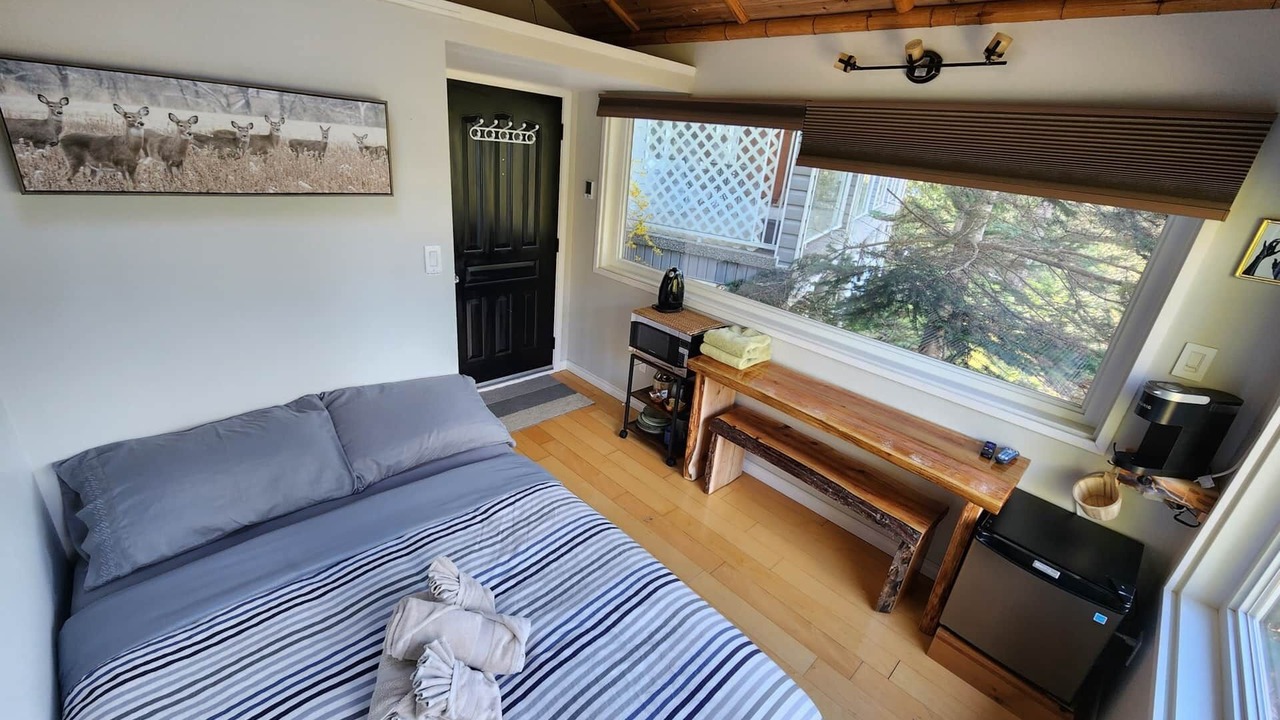 Photo of Bedroom in Madeira Park