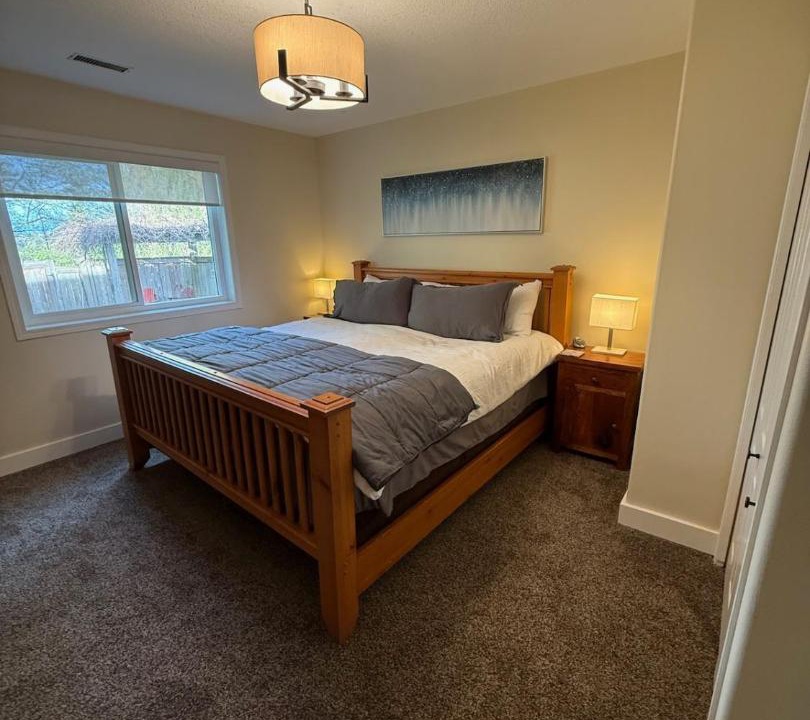 Photo of Bedroom in Departure Bay
