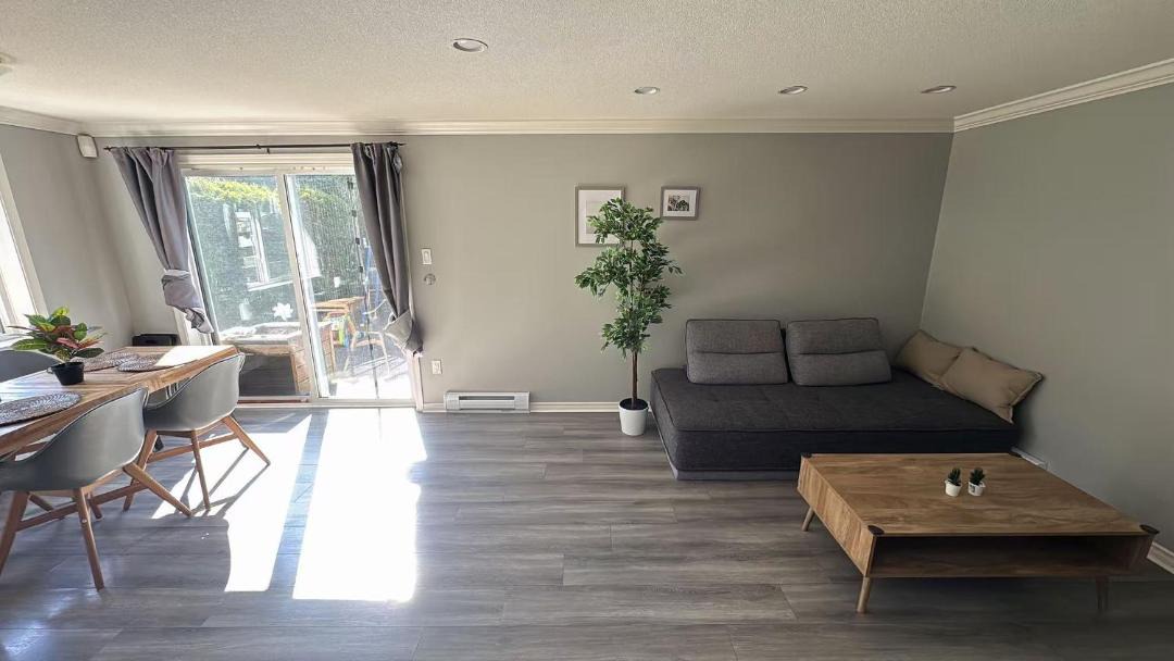 Photo of Livingroom in Steveston