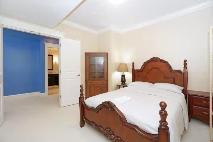 Photo of Bedroom in Hollyburn