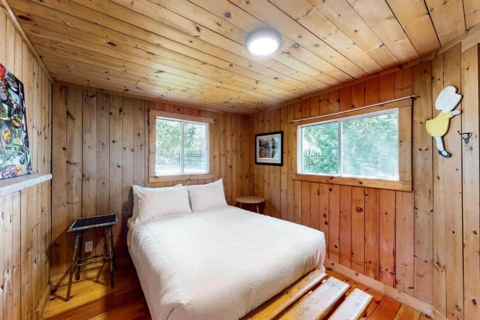 Photo of Bedroom in Wasaga Beach