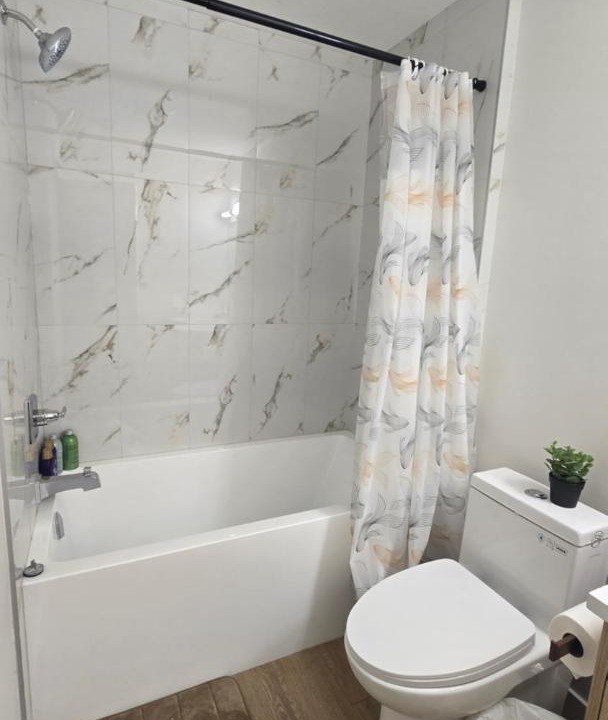 Photo of Bathroom in Forest Lawn