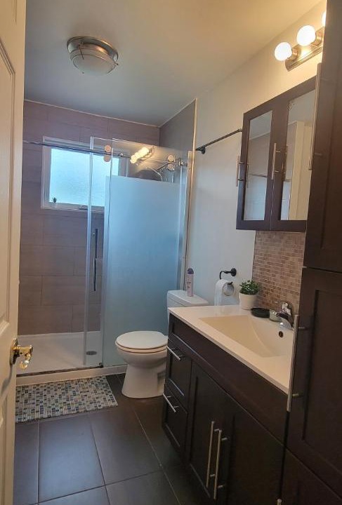 Photo of Bathroom in Saint-Hubert