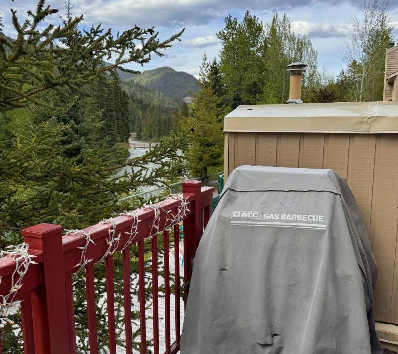 Photo of Patio Balcony in East Kootenay