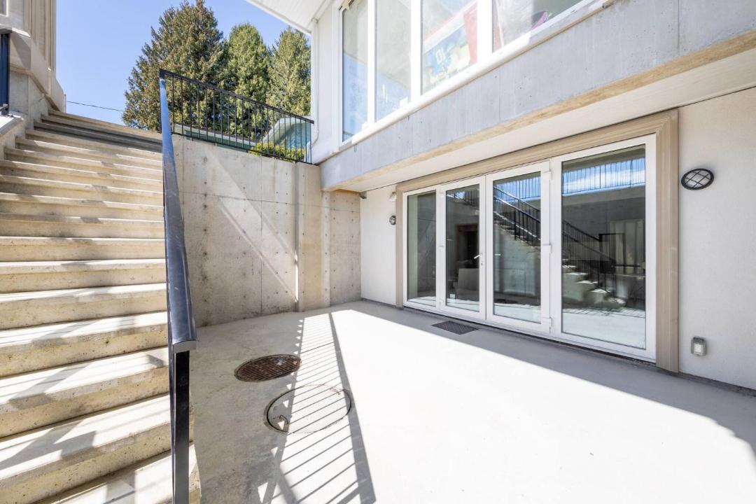 Photo of Patio Balcony in West Vancouver