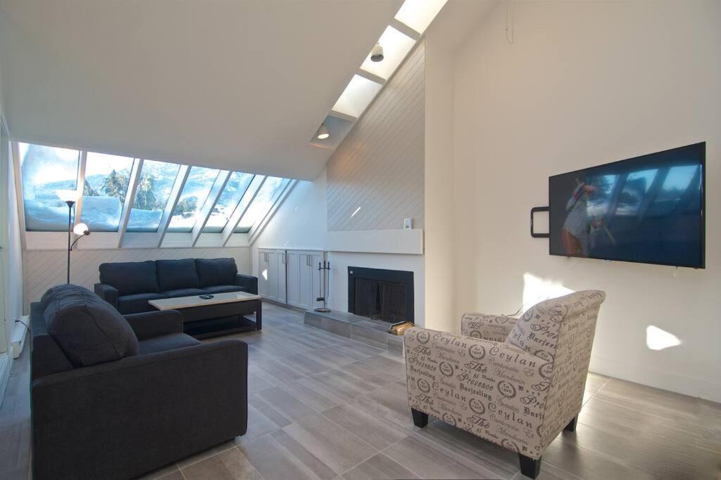 Photo of Livingroom in Whistler Village
