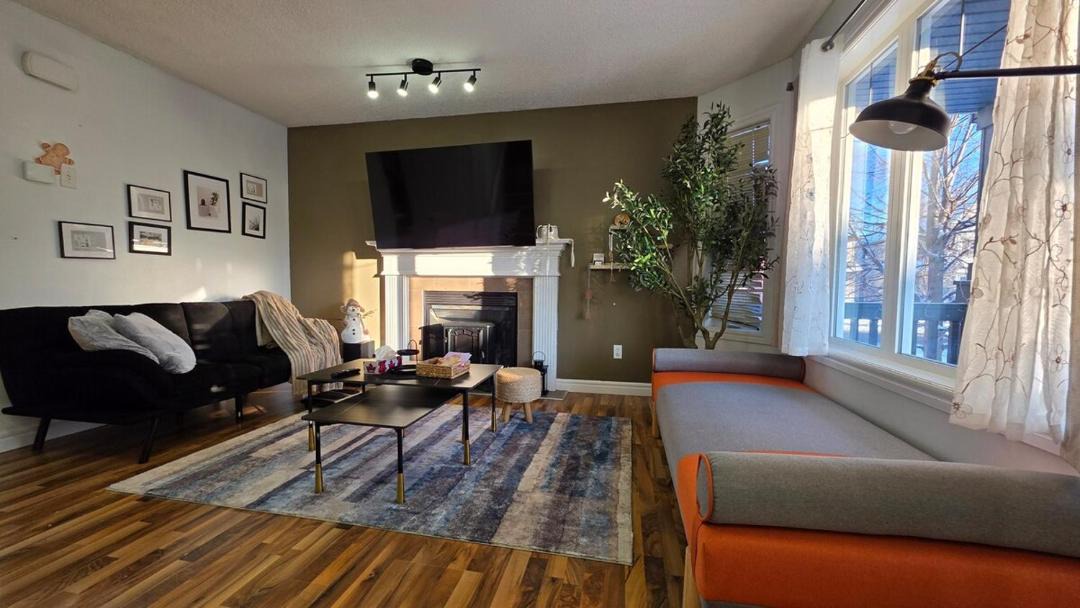 Photo of Livingroom in Northeast Edmonton