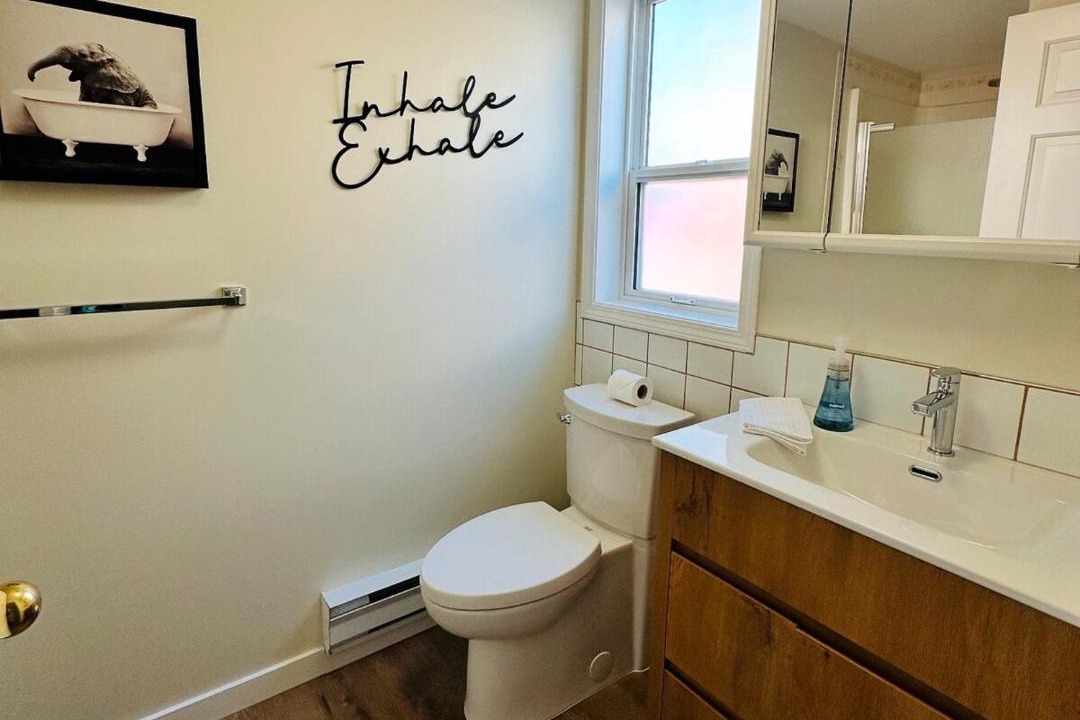 Photo of Bathroom in Okanagan-Similkameen